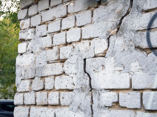 Cracked Brick Wall Repair in Coeur D Alene
